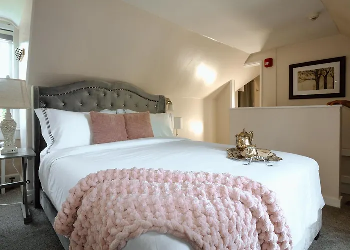 Chimney Hill Estate Inn